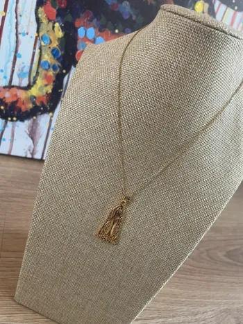 Collier Vierge Marie en filigrane