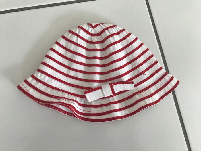 Chapeau été 6/12 mois - 46 cms très bon état