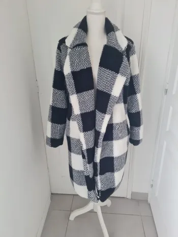 SHEIN Manteau duveteux à carreaux