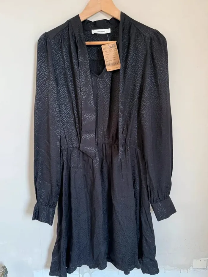 Robe satinée noire Promod