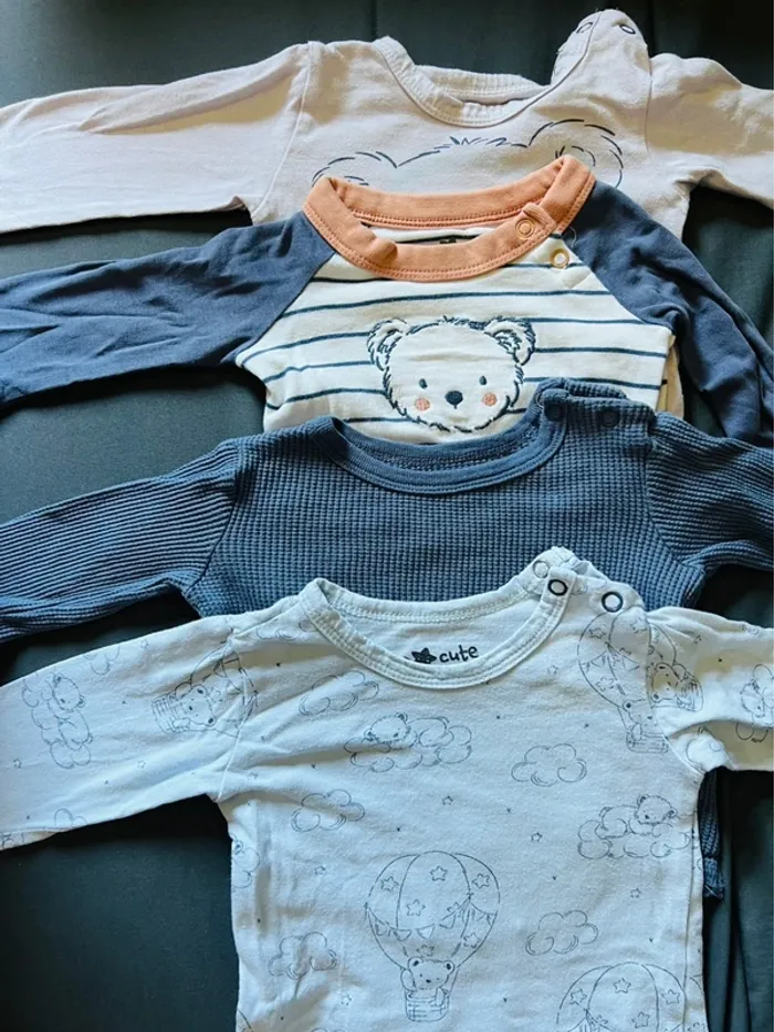 Lot bodies 3 mois