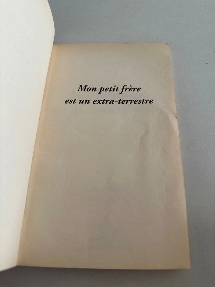 Mon petit frère est un extraterrestre - photo numéro 2