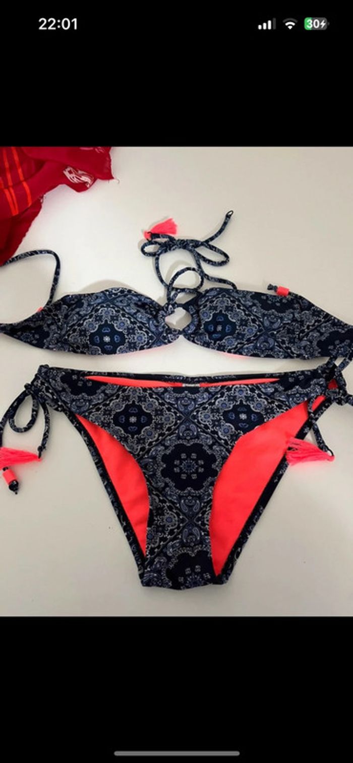 Maillot de bain 2 pièces taille L Jennyfer