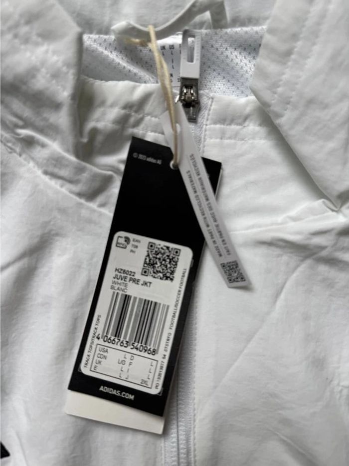 🖤🤍 Veste Adidas Juventus Pré-Match Officielle - photo numéro 2