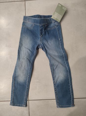 Jeans neuf 2 ans hm