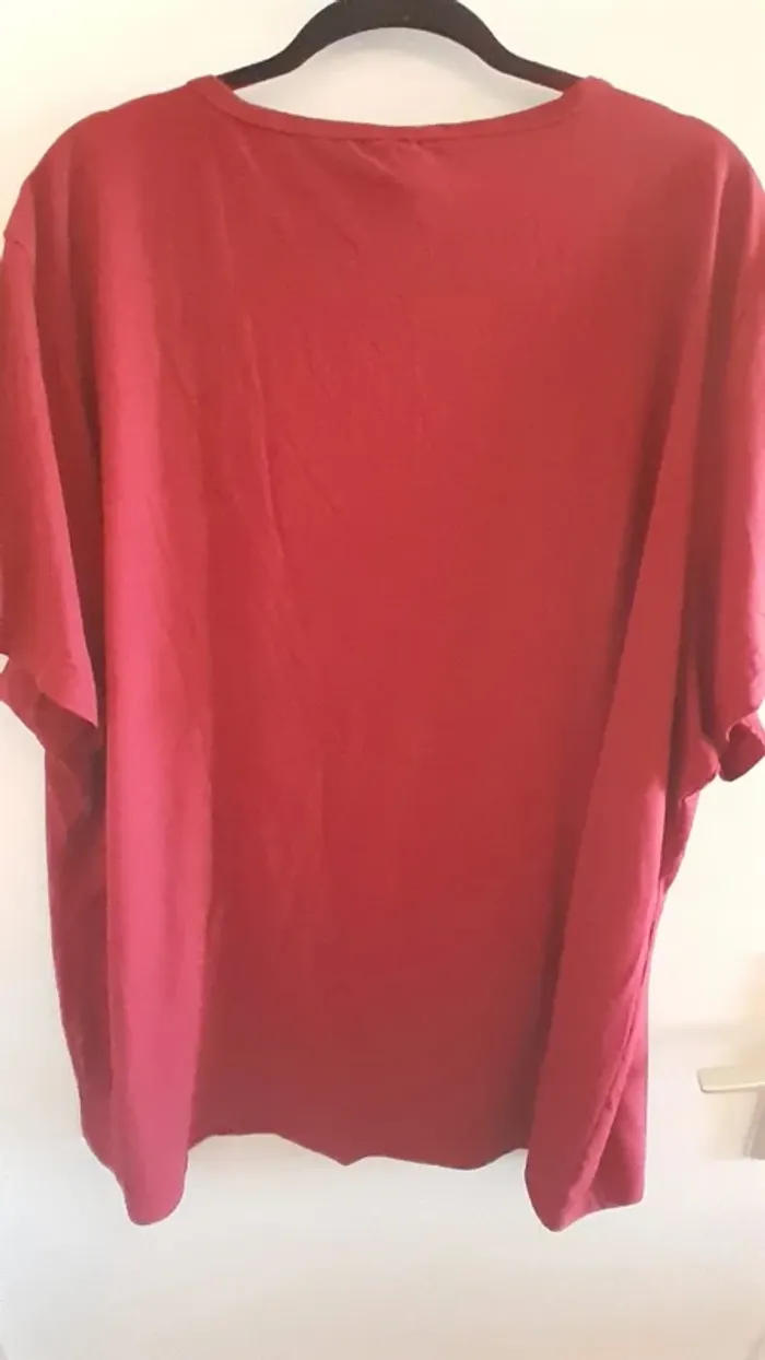 T-shirt Marguerites et papillon, taille 7XL, fond Bordeaux - photo numéro 5