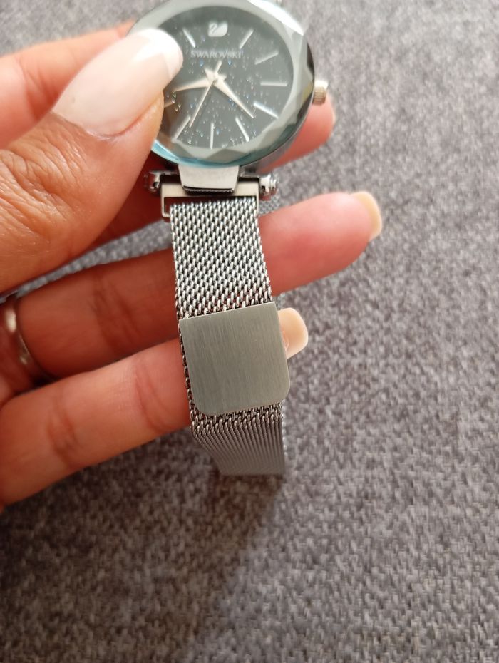Montre Swarovski grise bracelet aimanté - photo numéro 2