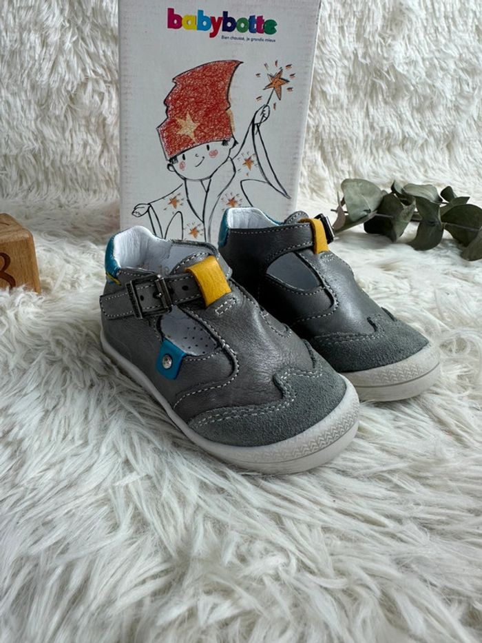 Paire de sandales Babybotte taille 18 - photo numéro 3