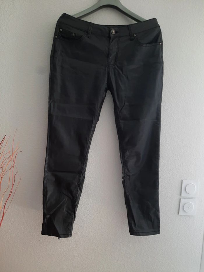 Pantalon effet simili cuir Taille 44