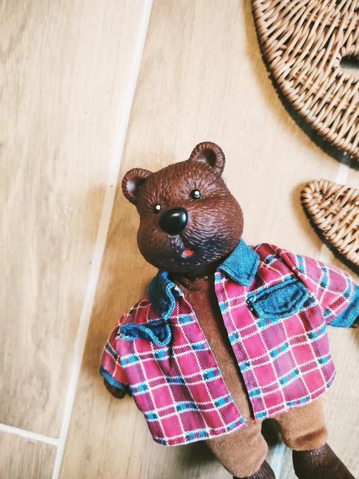🐻Poupée papa Ours avec chemise à carreaux Les copains de la forêt marque Berchet - photo numéro 2