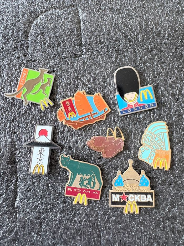 Lot 8 pin’s Mac donalds