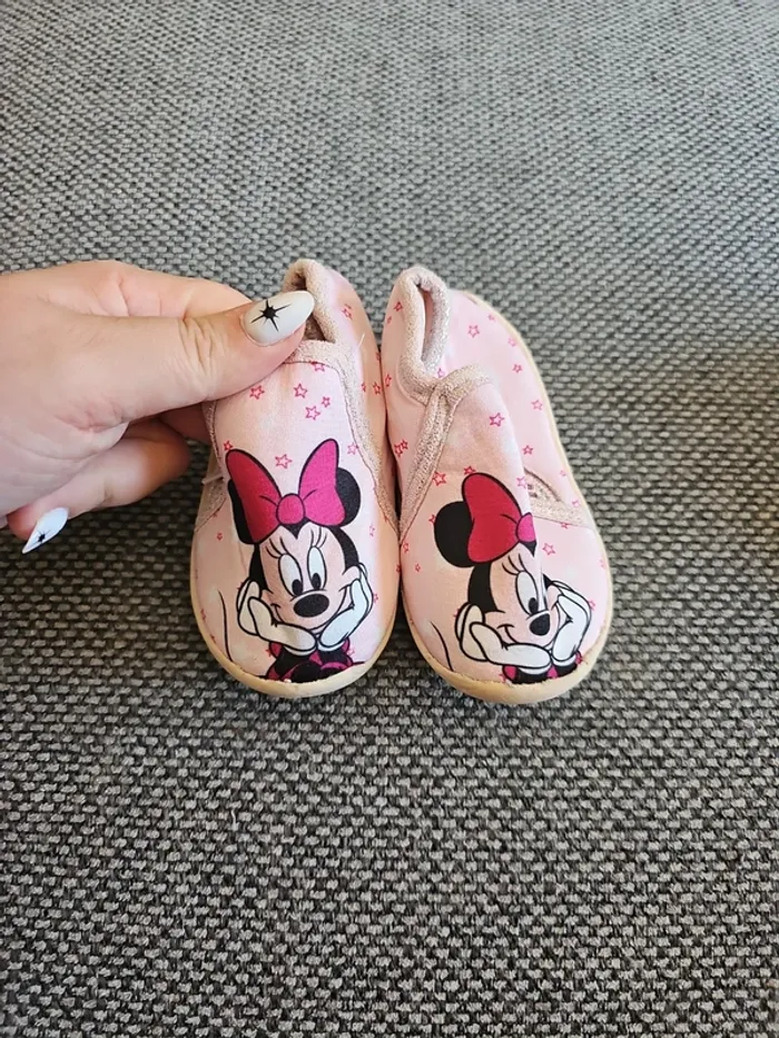 Lot chaussons Minnie 20 - photo numéro 2