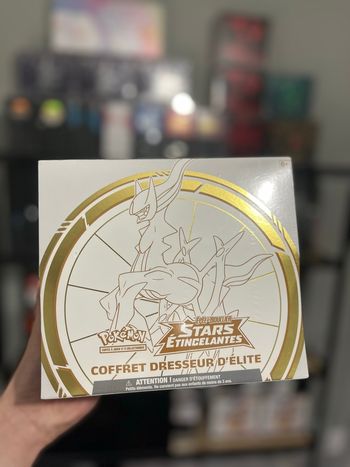 ETB coffret dresseur d’élite épée et boucliers stars étincelantes eb9 scellé 