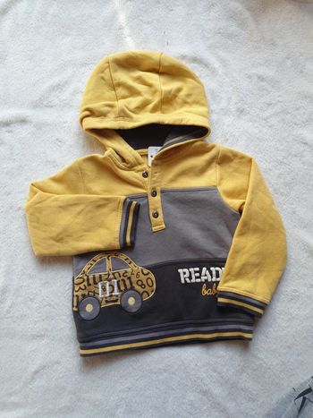 Sweat capuche voiture