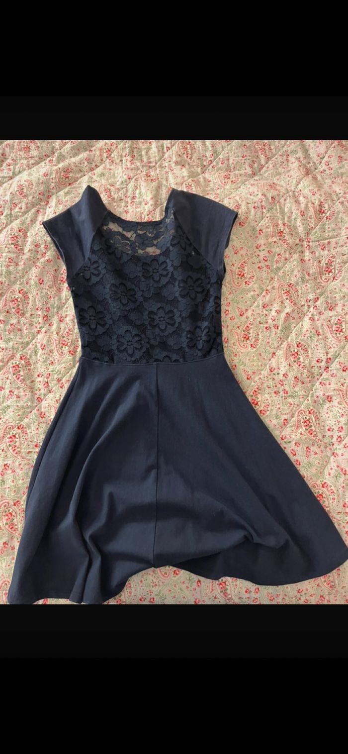 Robe bleu marine/ bleu foncé avec dentelle à taille S - photo numéro 2