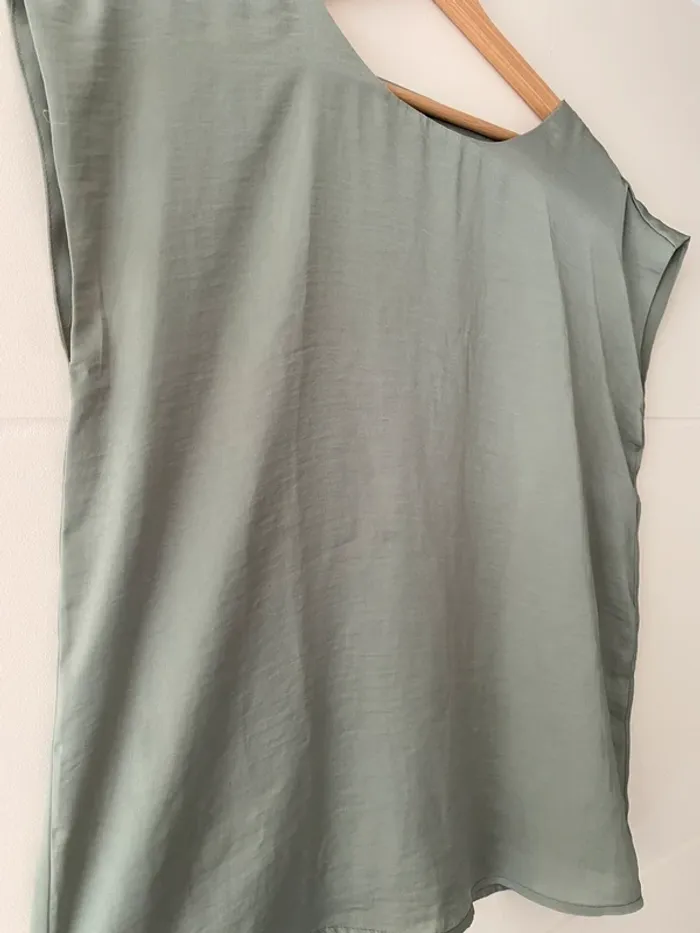 Blouse satinée vert d’eau Forever 21 - Taille S - photo numéro 2