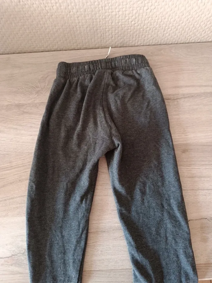 Jogging patch aux genoux Kiabi 36 mois 3 ans - photo numéro 5