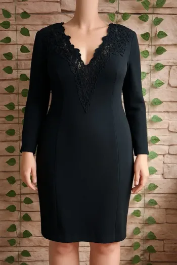 🌸Robe noire Dentelle Loricci Taille 40🌸
