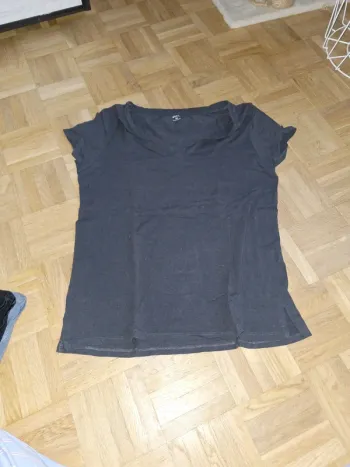 Lot 4 tee shirts