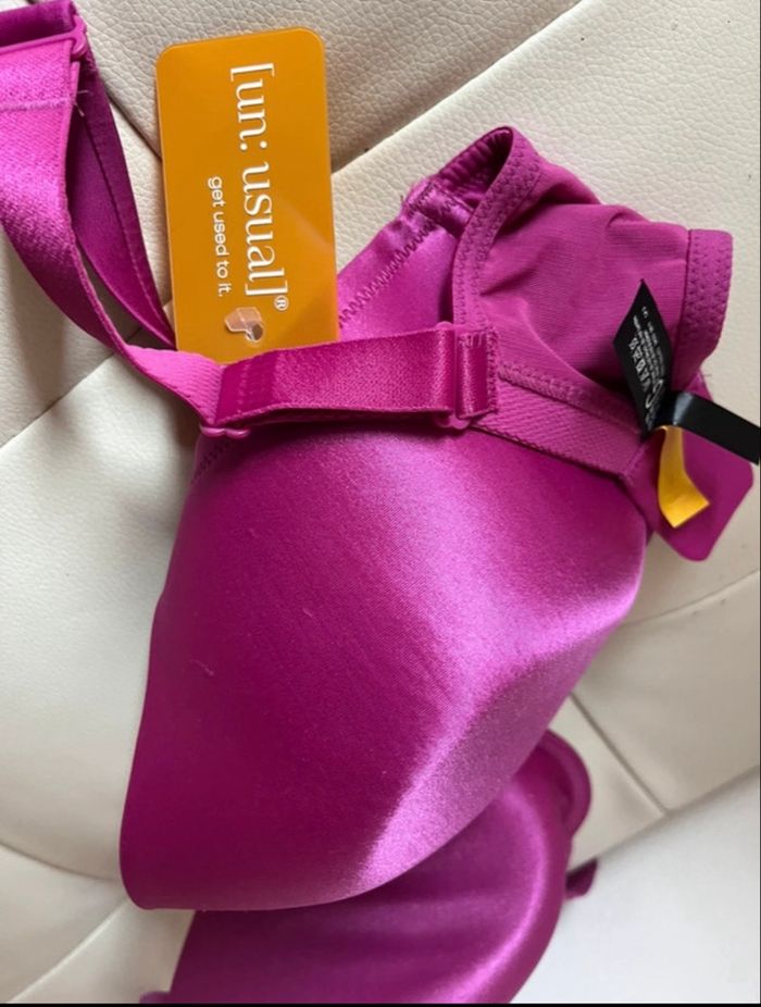 ✨ Soutien-gorge rose fuchsia effet satiné 85G – Neuf - photo numéro 4