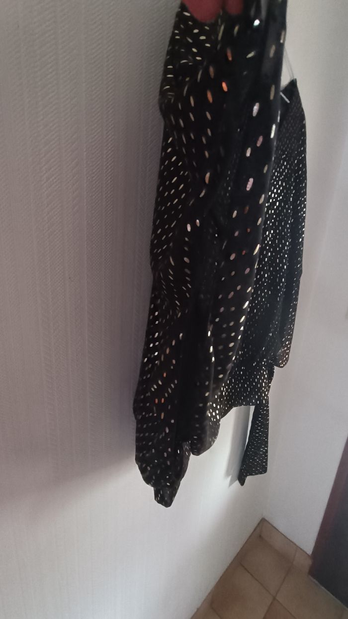 Haut noir - photo numéro 4