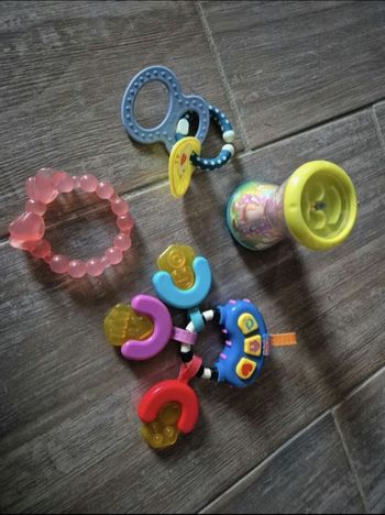 Lot hochets, jeux dentition