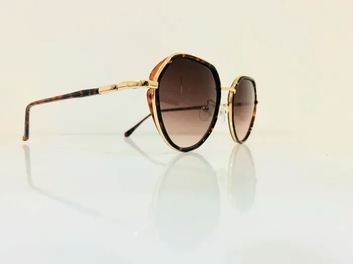 Lunette de soleil mixte marron écaille et dorée verres dégradés UV protection catégorie 3