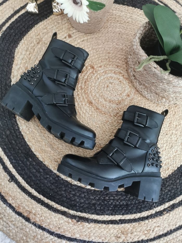 Bottine cloutées P. 37