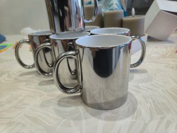 Lot de 6 tasses en céramique effet miroir chromé Neuves.