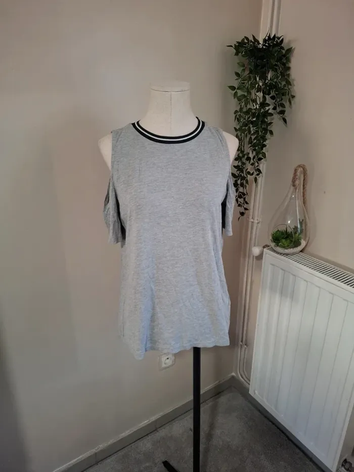 Tshirt epaule nu taille 36