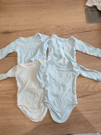 Lot bodies 3 mois