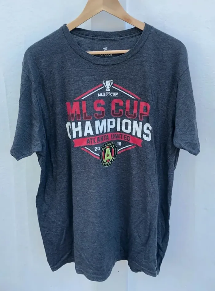 Fanatics T-shirt grey soccer usa MLS Cup Champions 2018 Mens L