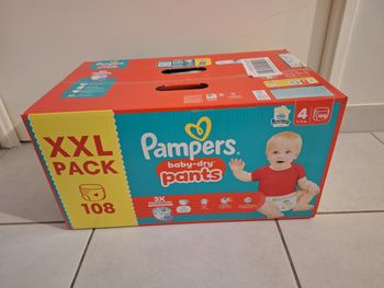 Pampers carton XXL taille 4