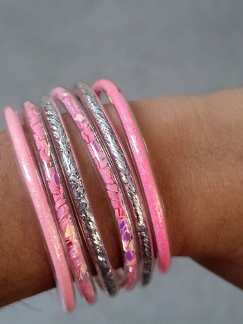 Lot de 6  bracelets type jonc bouddhiste rose