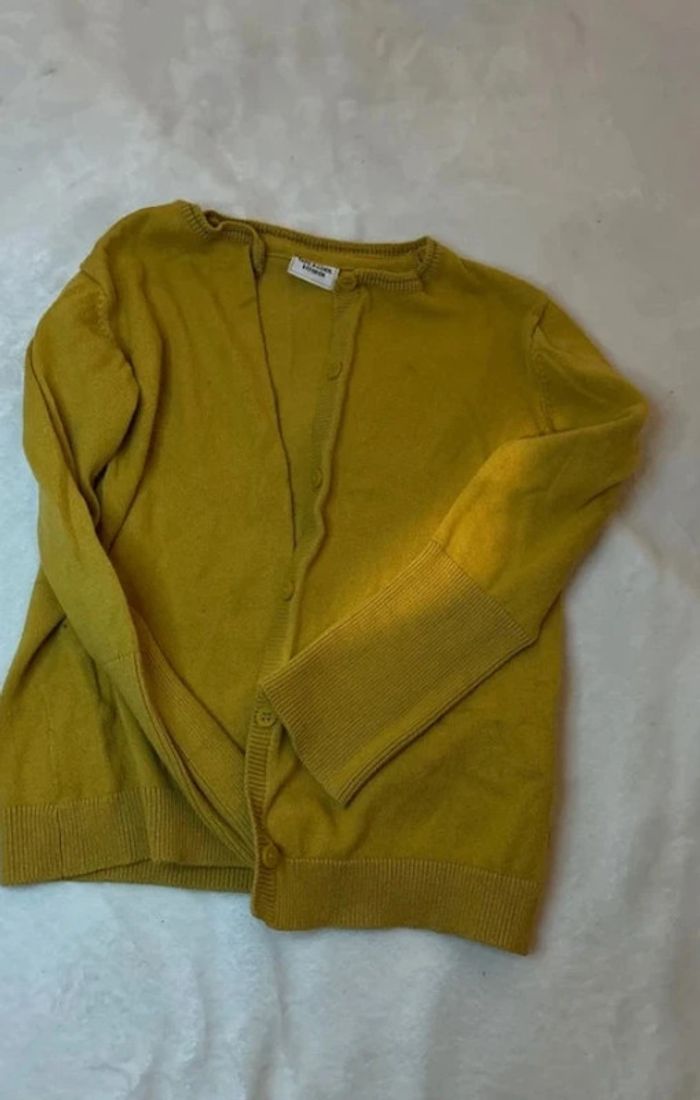 Lot 5 vêtements fille – taille 5 ans (manteau, robes, hauts, sous-pulls) - photo numéro 2