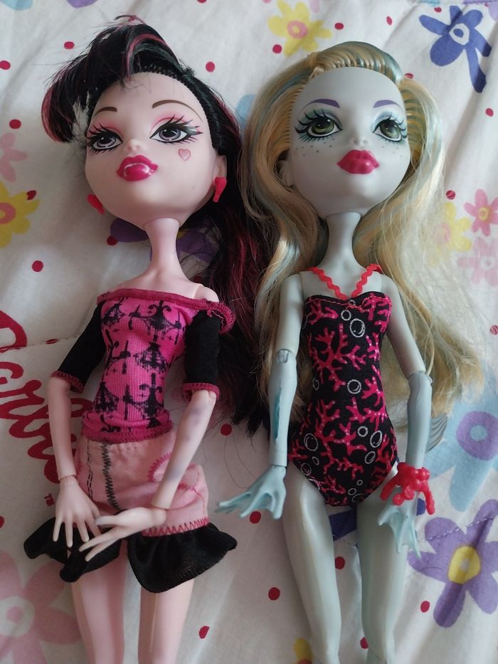 Lot 2 Monster High Lagoona Dance Class Draculaura Scaris et Frights, Camera, Action! Dressing Room Coiffeuse Paravent - photo numéro 9