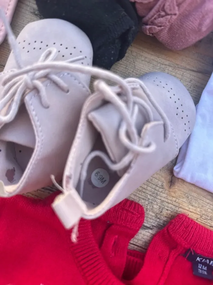 Lot , vêtements et accessoires fille un mois à 12 mois - photo numéro 9