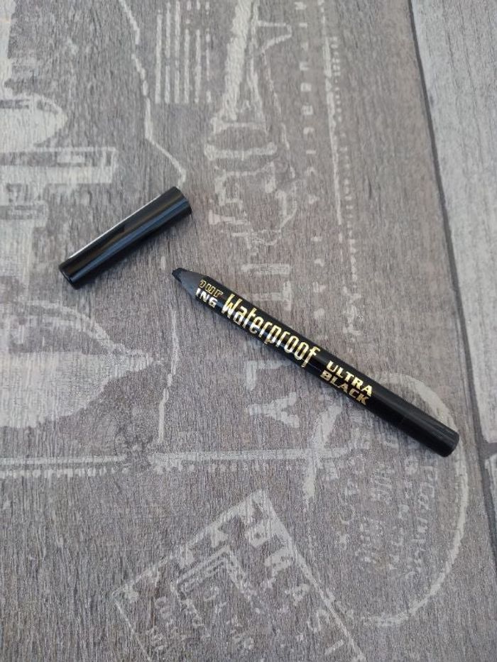 Crayon waterproof Ultra Black Bourjois