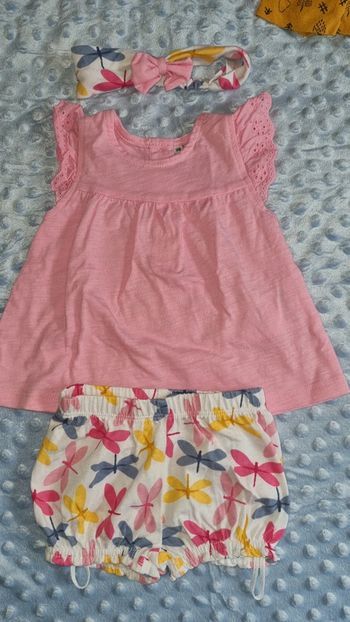 Ensemble 3 mois neuf sans étiquettes