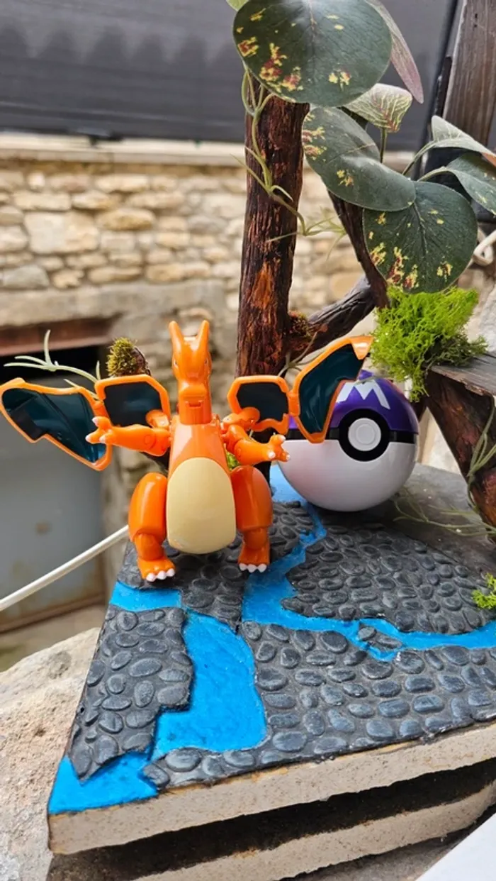 Super figurine Pokemon pliable en boule Dracaufeu - photo numéro 2