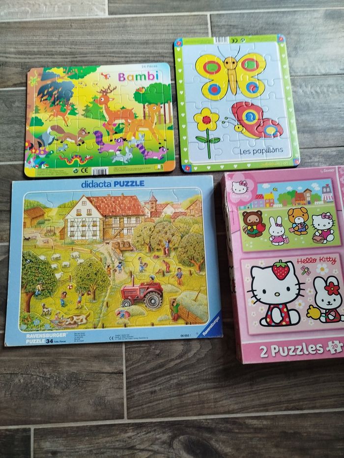 Lot de 4 puzzles 20,24,34 pièces