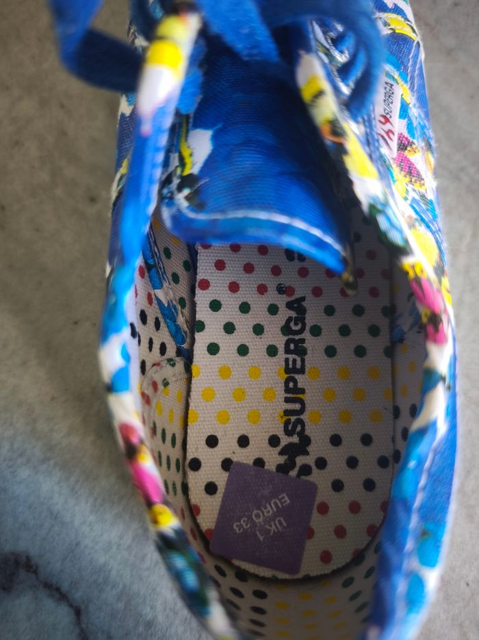 Chaussures design Superga Taille 33. Excellent état. - photo numéro 7
