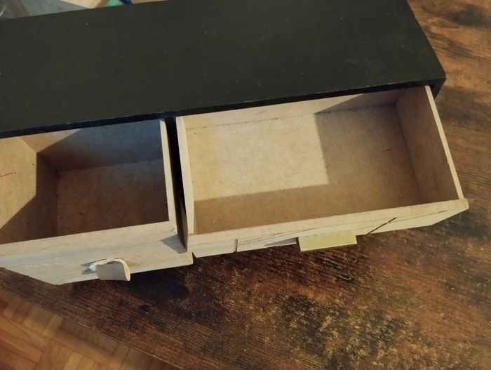 Petite armoire , 3 tiroirs - photo numéro 3