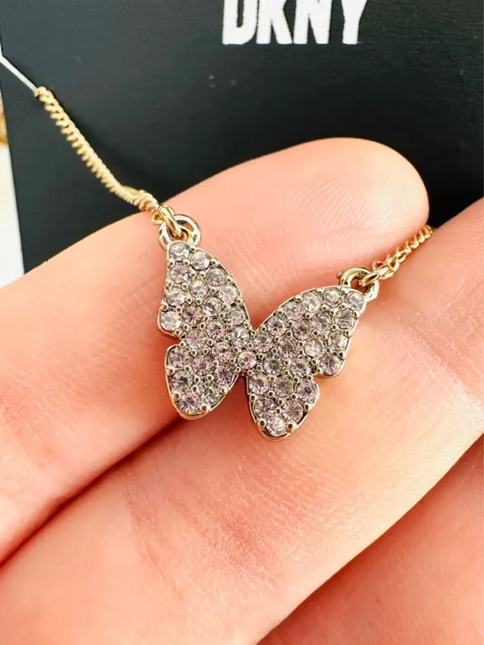 🦋Collier zinc papillon DKNY doré – Authentique & raffiné - photo numéro 6
