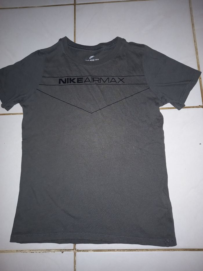 Teeshirt nike 8.10 ansTeeshirt nike 8.10 ans