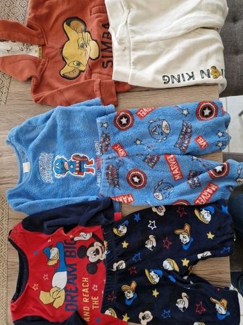 Ensemble bébé Disney/ comics