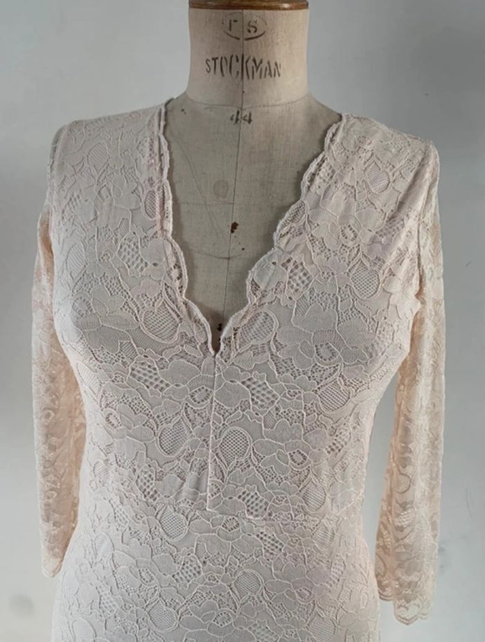 Robe dentelle - photo numéro 2
