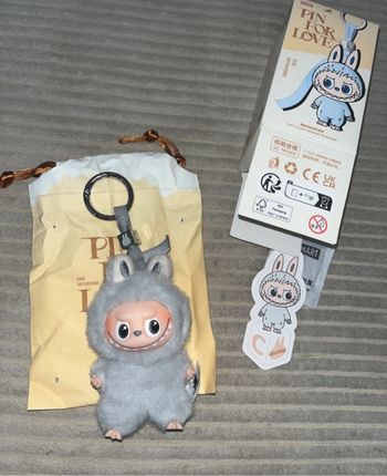 Labubu pin for love lettre C