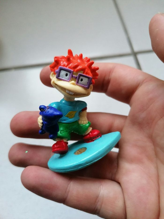 Figurine la binocle Razmoket