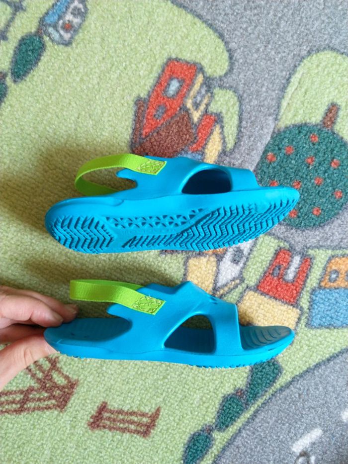Claquettes plage/piscine nabaiji decathlon pointure 25-26 - photo numéro 2